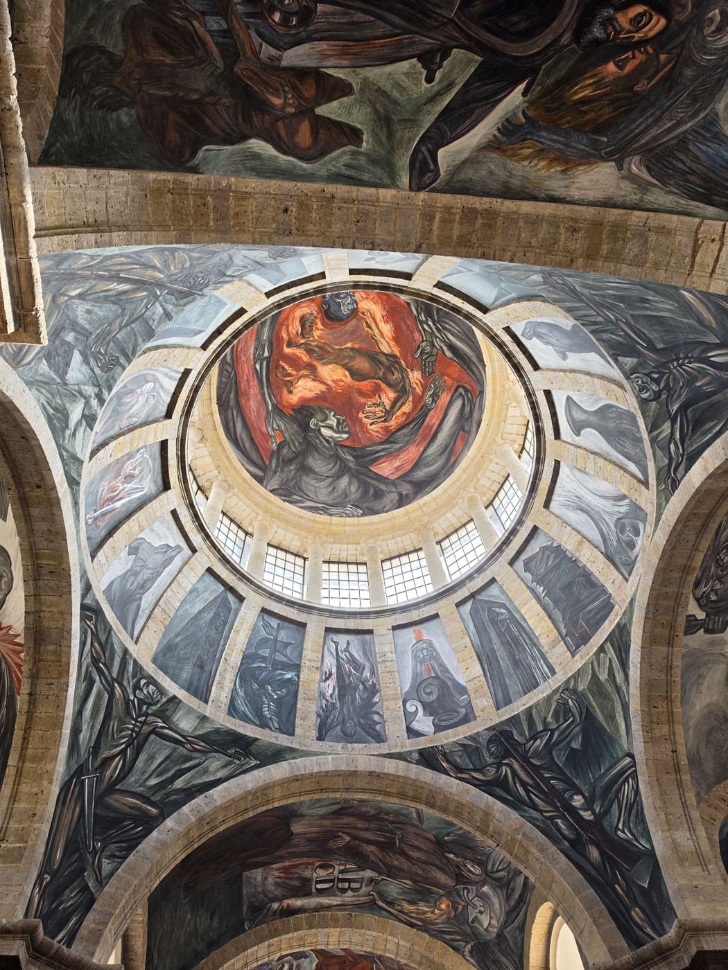 穹顶上 José Clemente Orozco 的《火人》