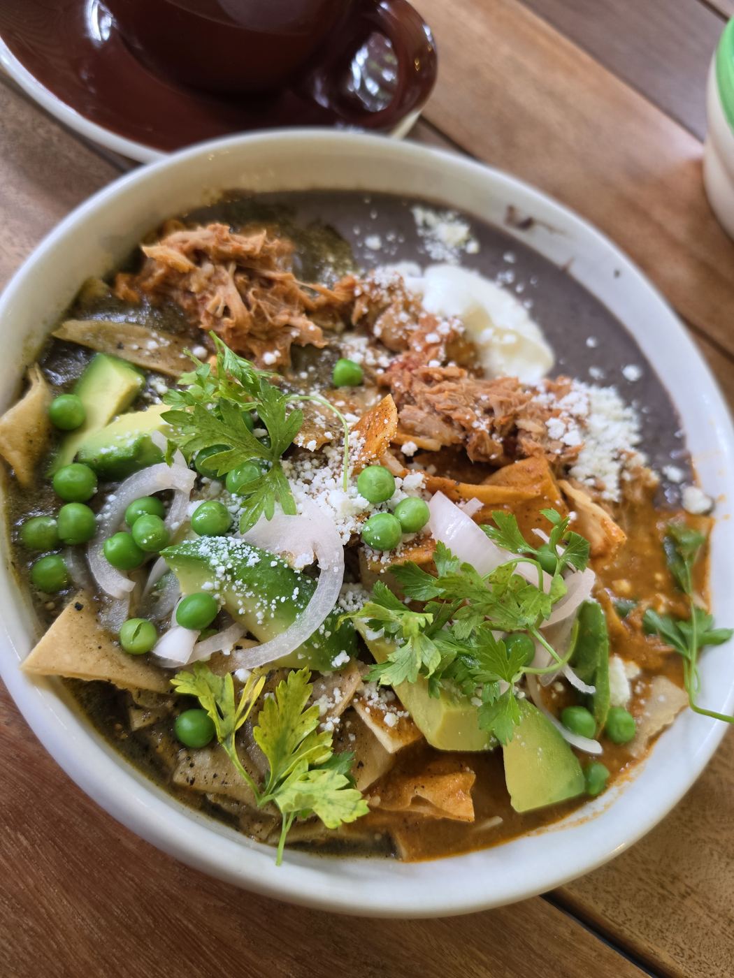 Chilaquiles mixtos con birria